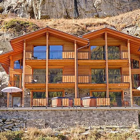 Vakantiehuis Sleeps 8 *