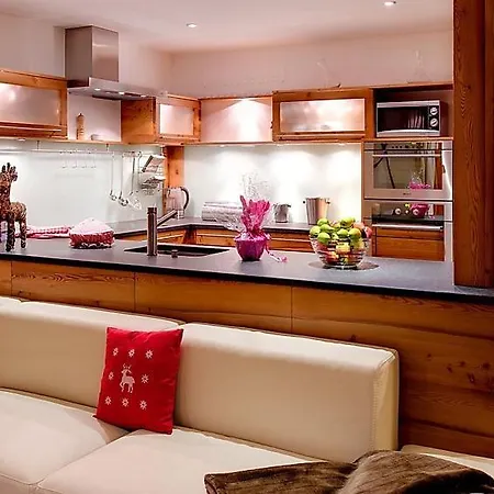 Sleeps 8 *